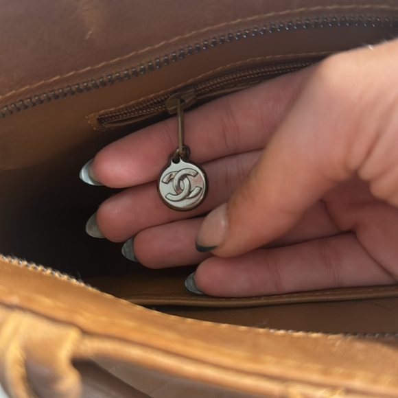 👜 Authentic Chanel Caviar Quilted Medallion Tote (Brown) - Picture 7 of 14